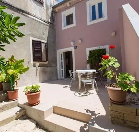 In With Terrace, Air Conditioning, Washing Machine Mali Lošinj