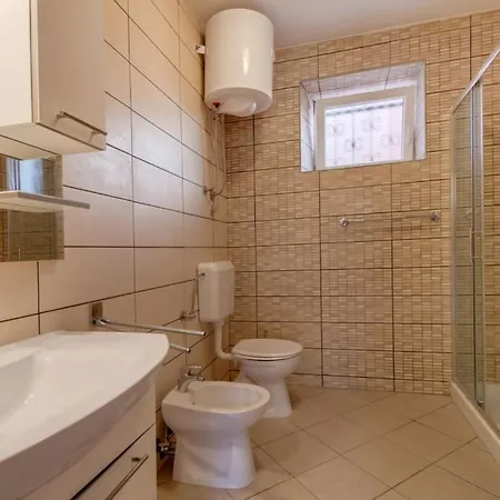 In With Terrace, Air Conditioning, Washing Machine *