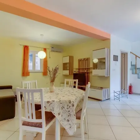 In With Terrace, Air Conditioning, Washing Machine *